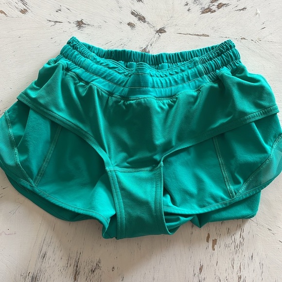Lululemon Hotty Hot Shorts Viridian Green - Picture 7 of 9